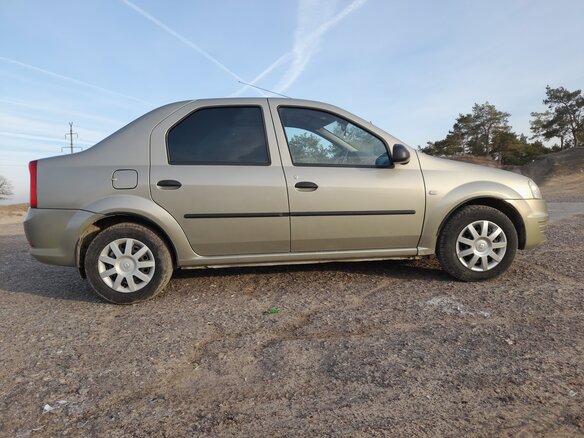 2012 Renault Logan I Рестайлинг, бежевый, 447000 рублей - вид 2