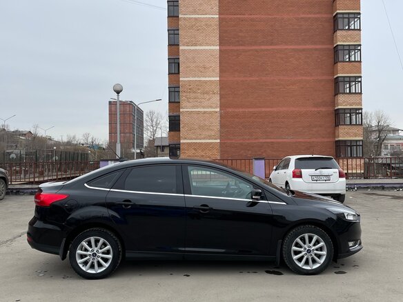 2018 Ford Focus III Рестайлинг, чёрный, 1500000 рублей - вид 3