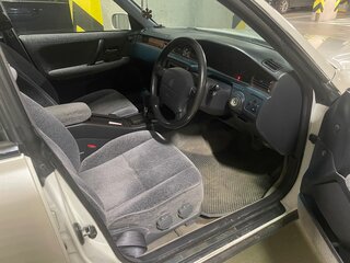 1998 Toyota Crown X (S150), белый, 820000 рублей, вид 4