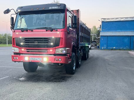 2012 Sinotruk Howo A5, красный, 3000000 рублей, вид 4
