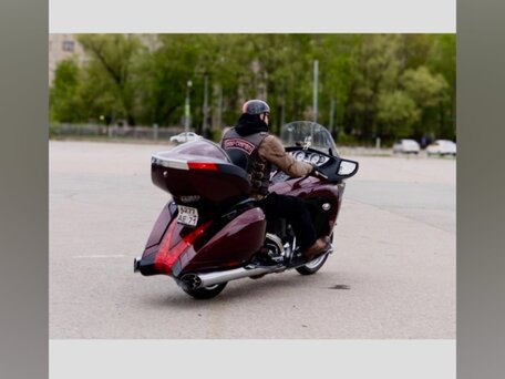 2007 Victory Vision Tour, красный, 940000 рублей, вид 2