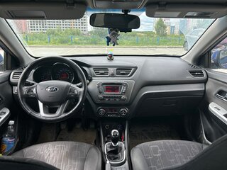 2013 Kia Rio 5-speed III, синий, 825000 рублей, вид 5