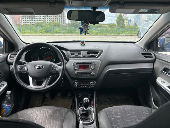 2013 Kia Rio 5-speed III, синий, 825000 рублей - вид 4