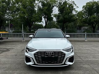 2022 Audi A3 Sportback 35 TFSI IV (8Y), белый, 1725000 рублей, вид 2