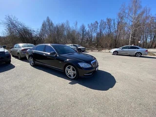 2012 Mercedes-Benz S-Класс 500 Long V (W221) Рестайлинг, чёрный, 2700000 рублей, вид 3
