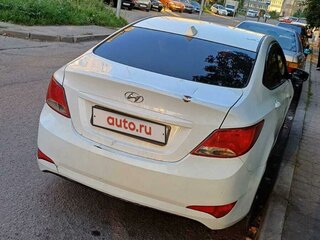 2015 Hyundai Solaris I Рестайлинг, белый, 800000 рублей, вид 2