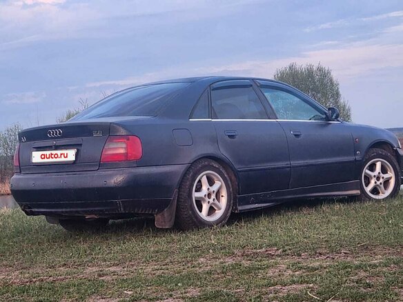 1997 Audi A4 I (B5), синий, 300000 рублей - вид 3
