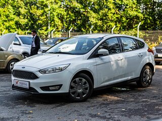 2017 Ford Focus III Рестайлинг, белый, 790000 рублей, вид 1
