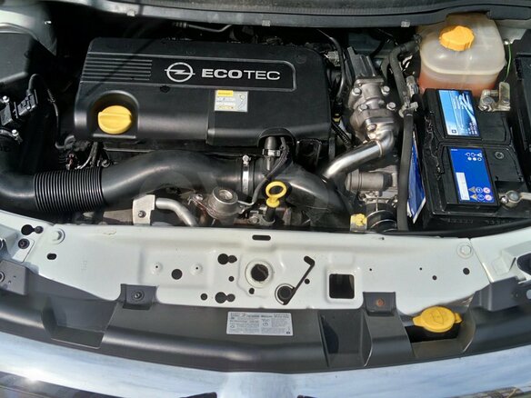 2014 Opel Zafira B Рестайлинг, белый - вид 4