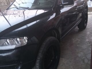2003 Volkswagen Touareg I, чёрный, 850000 рублей, вид 2