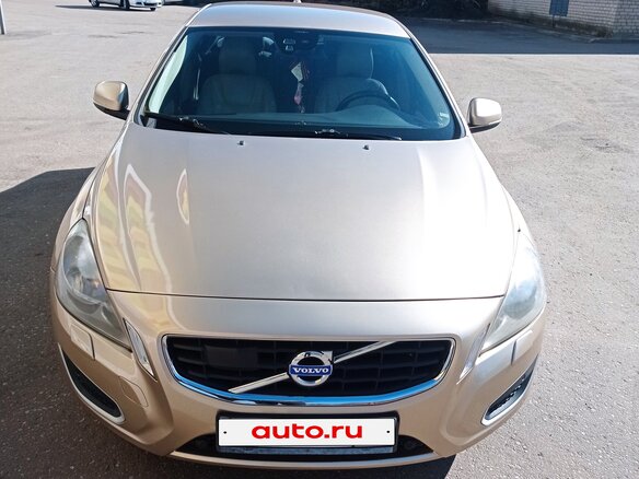 2012 Volvo S60 II, жёлтый, 800000 рублей - вид 2
