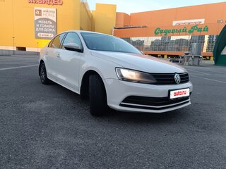 2015 Volkswagen Jetta VI Рестайлинг, белый, 640000 рублей, вид 3