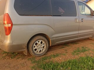2011 Hyundai H-1 II, серебристый, 1300000 рублей, вид 4