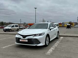 2019 Toyota Camry VIII (XV70), белый, 2385000 рублей, вид 1