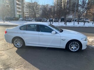 2011 BMW 5 серии 530d xDrive VI (F10/F11/F07), белый, 2300000 рублей, вид 4