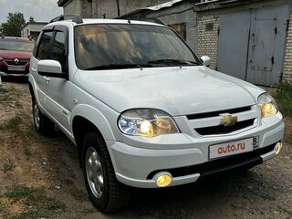 2012 Chevrolet Niva I Рестайлинг, белый, 680000 рублей, вид 1