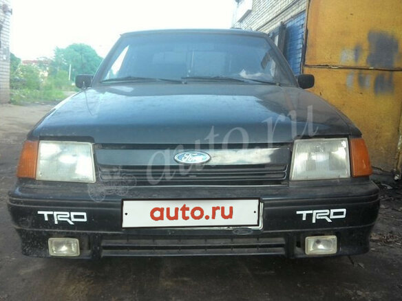 1989 Ford Escort, чёрный