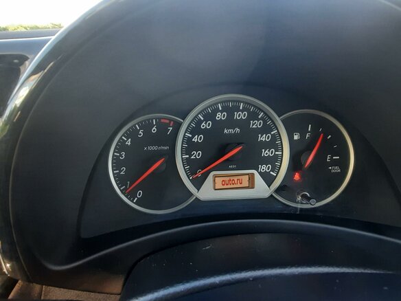 2003 Toyota Wish I, белый, 1200000 рублей - вид 10