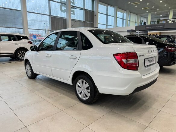 2026 Lada (ВАЗ) Granta I Рестайлинг, белый - вид 5