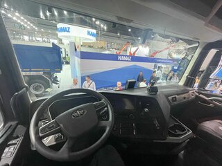 2024 FAW J7, чёрный, 8500000 рублей, вид 2