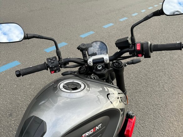 2022 Triumph Trident 660, серый, 850000 рублей - вид 10