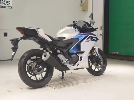 2025 Yamaha YZF-R3, белый, 650000 рублей, вид 5