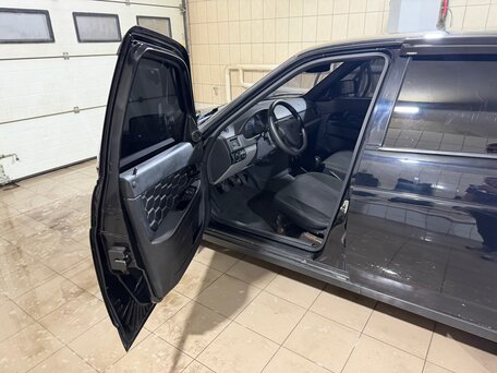 2011 Lada (ВАЗ) Priora I, чёрный, 300000 рублей, вид 2
