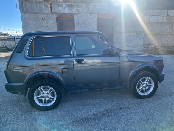 2015 Lada (ВАЗ) 2121 (4x4) Urban I Рестайлинг, серый - вид 3
