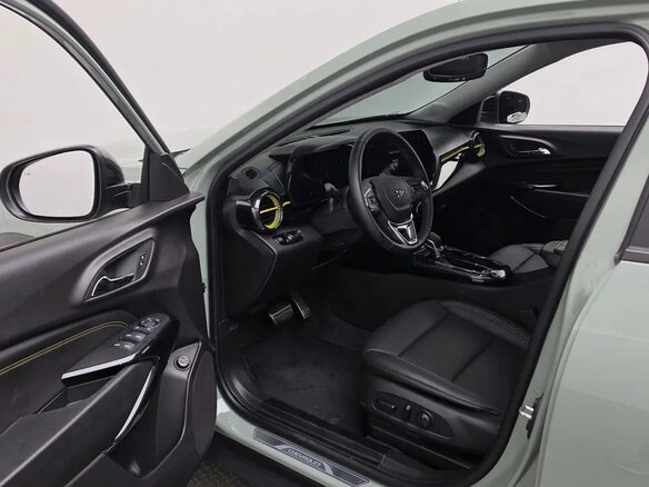2023 Chevrolet Trax II, зелёный - вид 4
