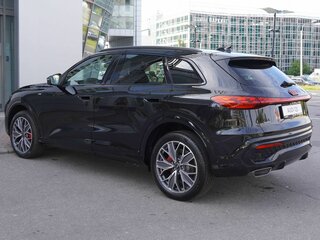 2026 Audi Q5 L III (GU), чёрный, 6290000 рублей, вид 4