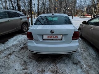 2018 Volkswagen Polo V Рестайлинг, белый, 1500000 рублей, вид 4