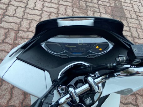 2021 Honda PCX 125, белый, 400000 рублей, вид 3