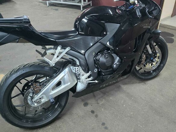 2015 Honda CBR 600RR, чёрный, 935000 рублей - вид 2