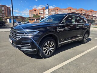 2020 Volkswagen Touareg III, чёрный, 4250000 рублей, вид 1