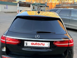 2020 Mercedes-Benz E-Класс 200 d V (W213, S213, C238), чёрный, 2900000 рублей, вид 4