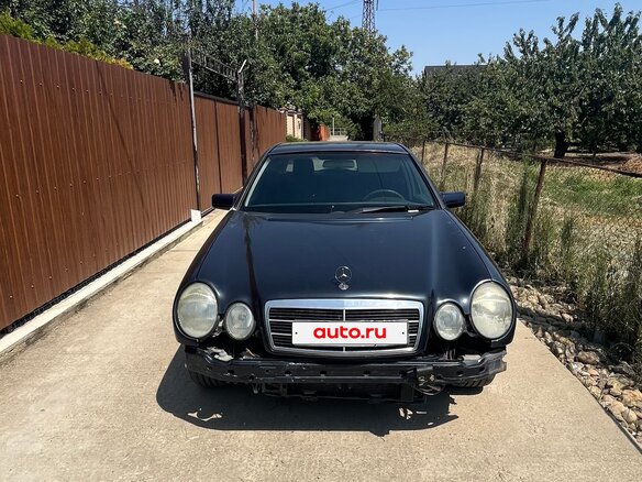 1999 Mercedes-Benz E-Класс 240 II (W210, S210), синий, 550000 рублей