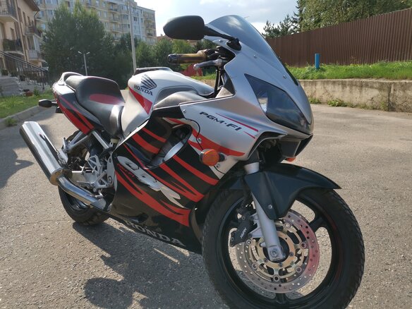 2003 Honda CBR 600F, серебристый, 400000 рублей