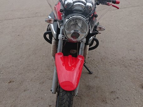 2006 Moto Guzzi Breva 1100, красный, 500000 рублей, вид 3