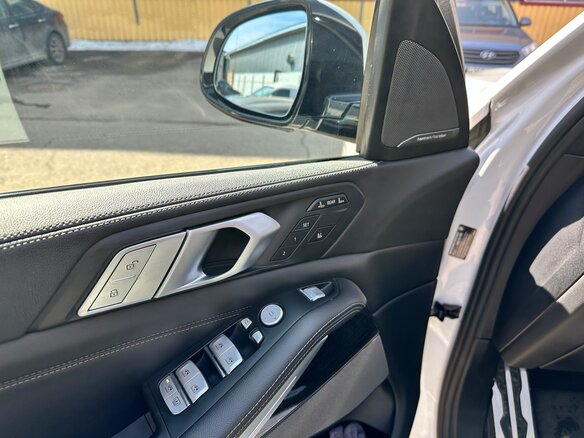 2019 BMW X7 40i I (G07), белый, 6800000 рублей - вид 26