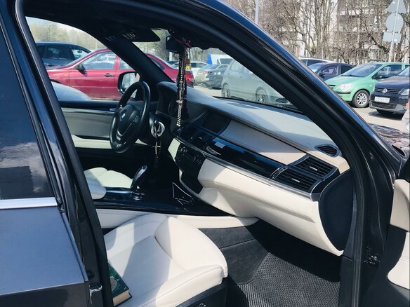 2010 BMW X5 30i II (E70), серый, 1500000 рублей - вид 8