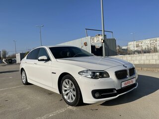 2014 BMW 5 серии 520i VI (F10/F11/F07) Рестайлинг, белый, 1800000 рублей, вид 3
