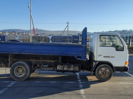 1995 Nissan Condor, белый, 1400000 рублей, вид 3
