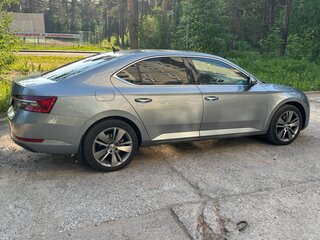 2019 Skoda Superb III Рестайлинг, серый, 3000000 рублей, вид 4