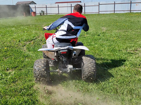 2022 Motoland ATV 250S, красный, 170000 рублей, вид 2