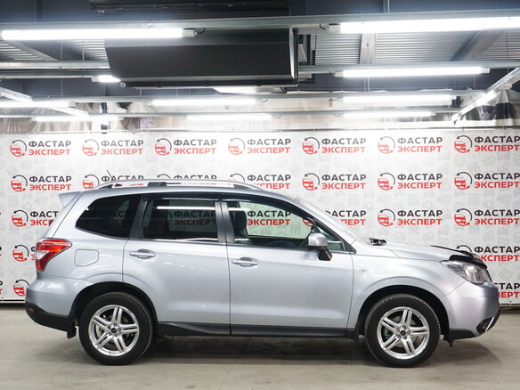 2013 Subaru Forester IV, серебристый - вид 2