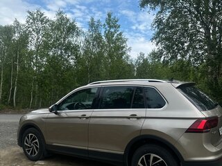 2018 Volkswagen Tiguan II, коричневый, 2800000 рублей, вид 3