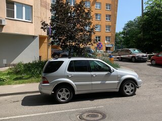 2001 Mercedes-Benz M-Класс AMG 55 AMG I (W163), серый, 1490000 рублей, вид 4
