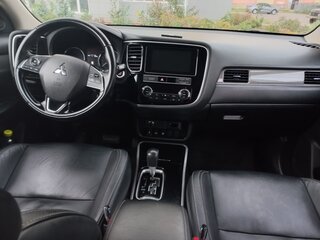 2019 Mitsubishi Outlander III Рестайлинг 3, белый, 2250000 рублей, вид 5