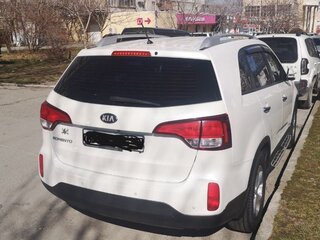 2012 Kia Sorento II Рестайлинг, белый, 1800000 рублей, вид 3