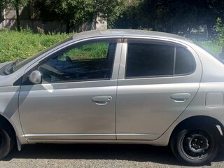 2005 Toyota Platz, серебристый, 400000 рублей, вид 4